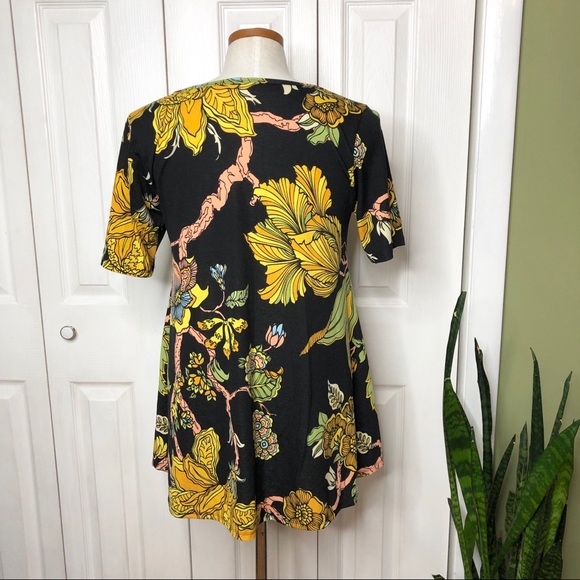 Lularoe floral Perfect Tee - Picture 3 of 4